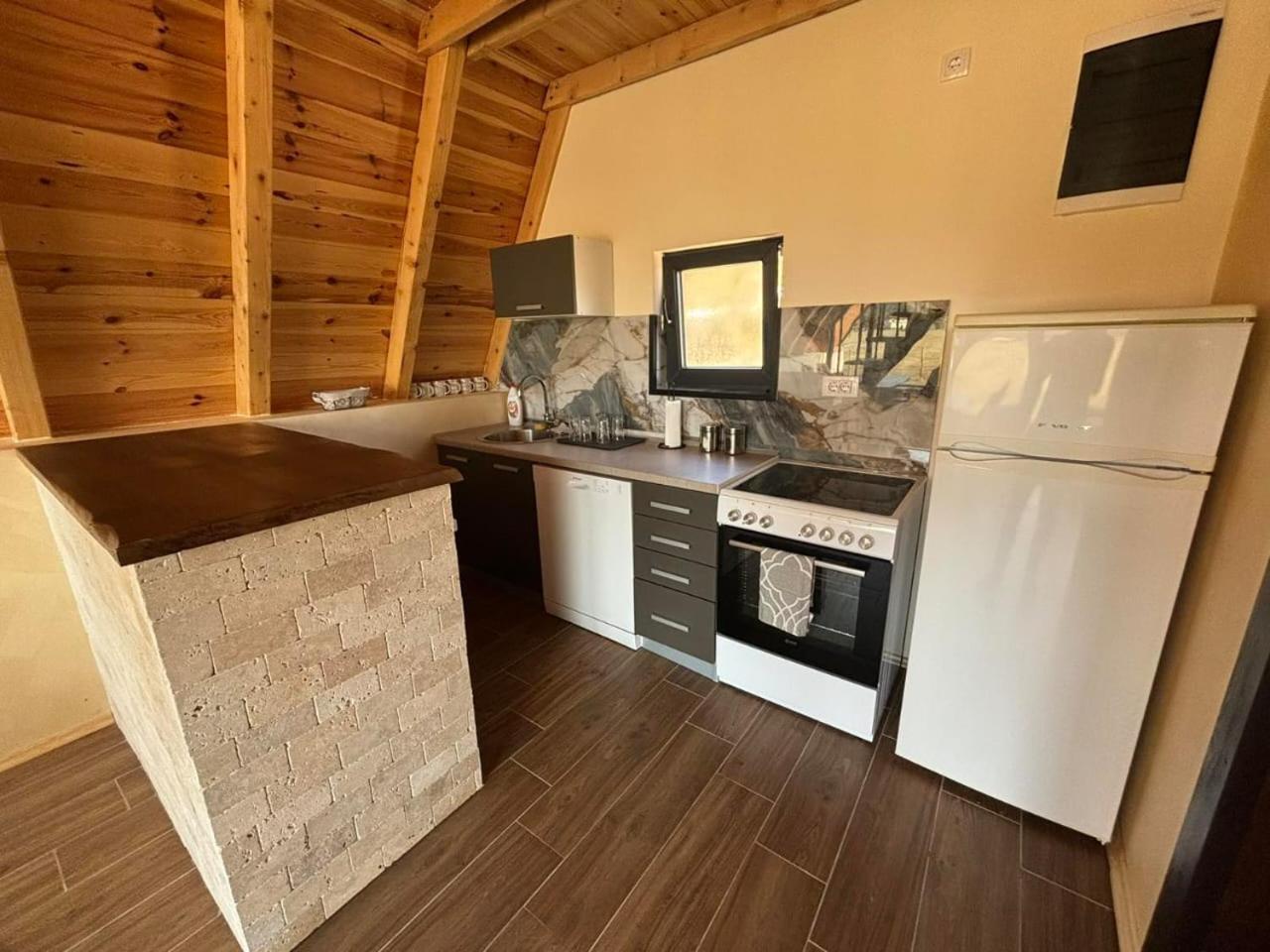 فيلا Sunrise House بلوزين المظهر الخارجي الصورة