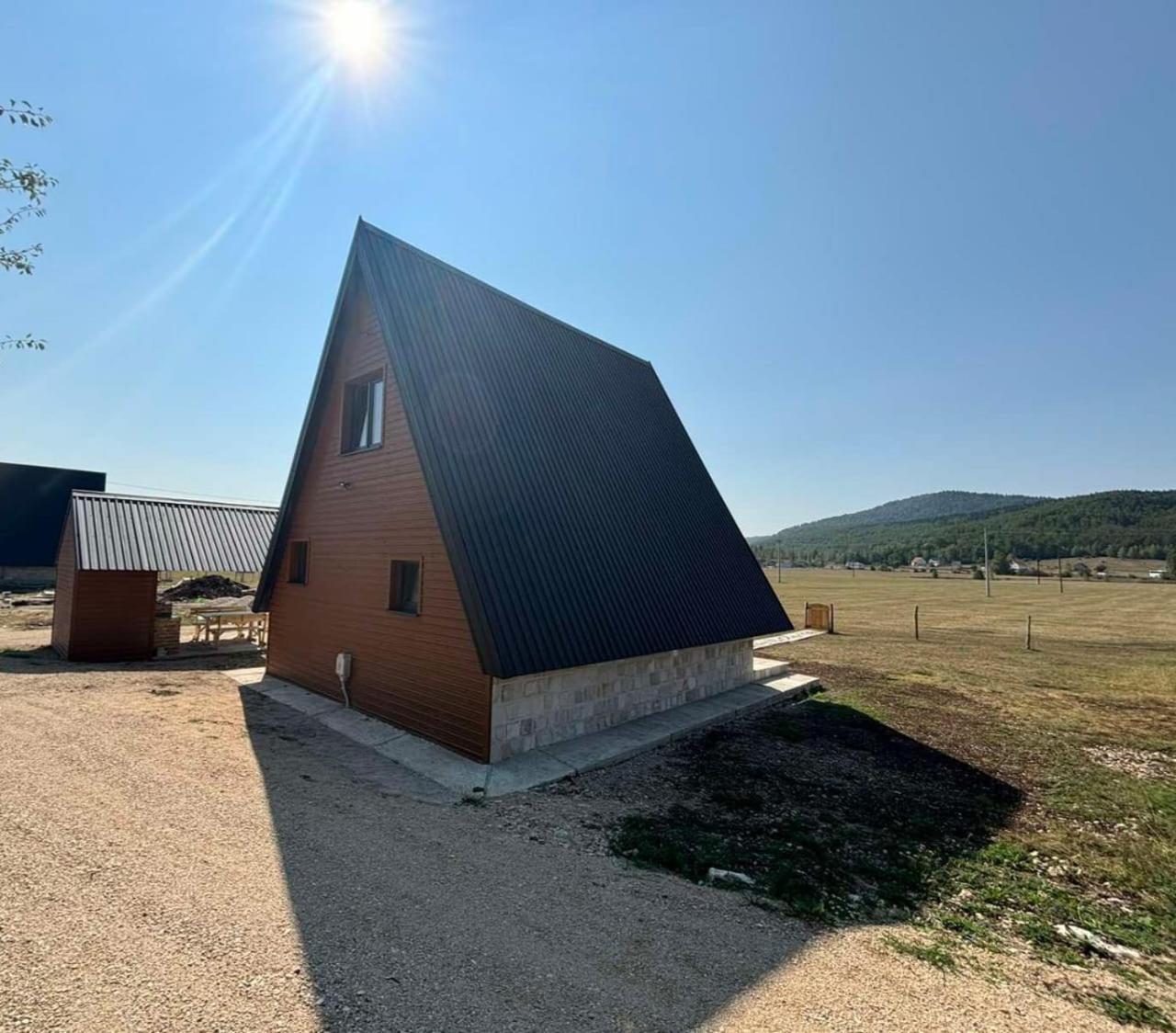 فيلا Sunrise House بلوزين المظهر الخارجي الصورة